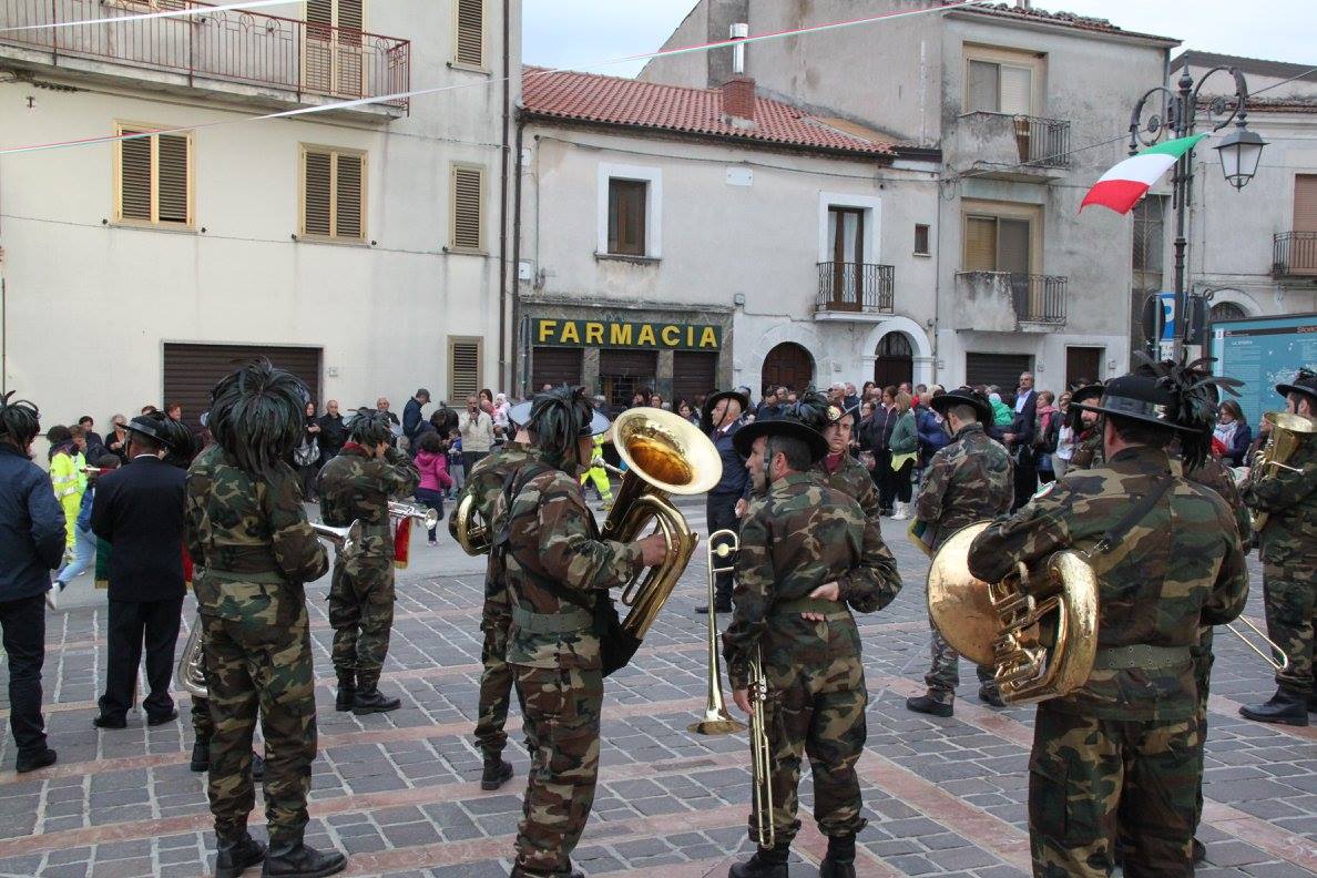 COMMEMORAZIONE PER IL CENTENARIO DELLA PRIMA GUERRA MONDIALE - GRUMENTO NOVA 24 MAGGIO 2015  (Foto ProLoco Grumento)