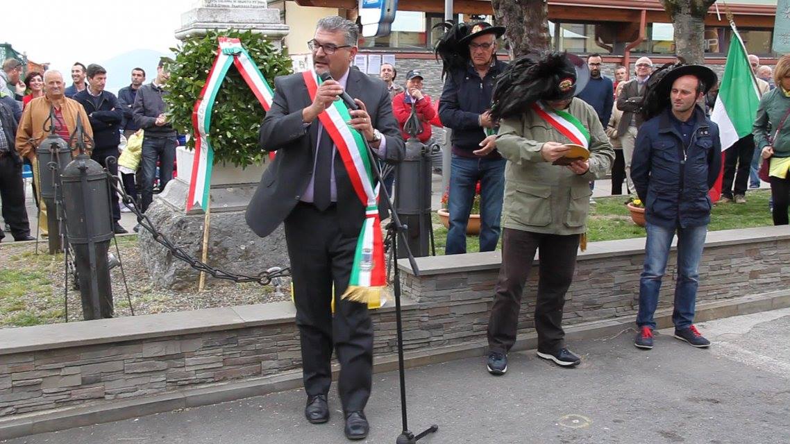 COMMEMORAZIONE PER IL CENTENARIO DELLA PRIMA GUERRA MONDIALE - GRUMENTO NOVA 24 MAGGIO 2015  (Foto ProLoco Grumento)